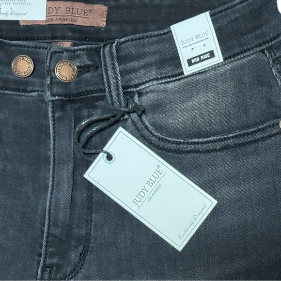 Judy Blue High Rise Bermuda Shorts Black Wash Frayed Hem Denim NWT - Picture 9 of 11